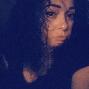 Meet your Posher, Desiree